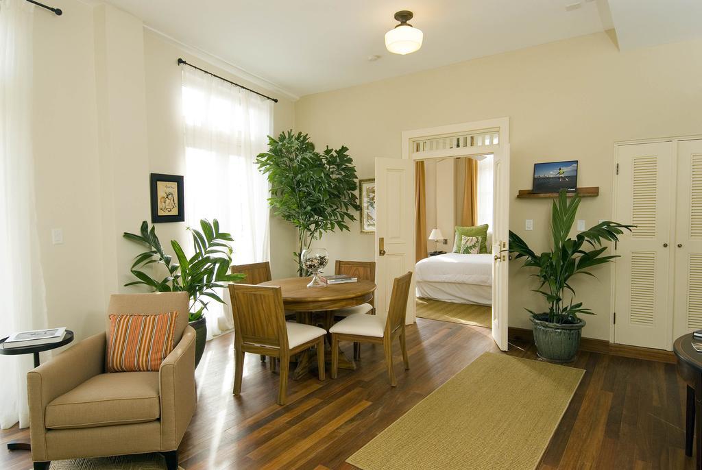 Las Clementinas Panama City Room photo
